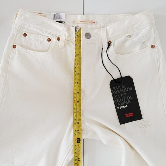 Levi's - Wedgie Icon Fit in Light Relief  - Size 28 - Picture 7 of 13